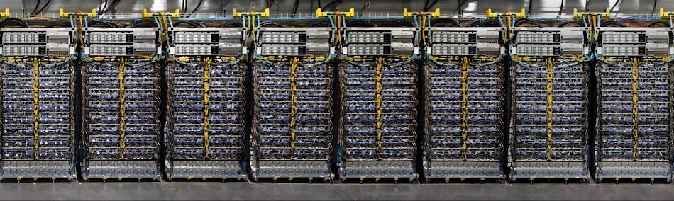 1 Cloud TPU v4.max 1000x1000 1